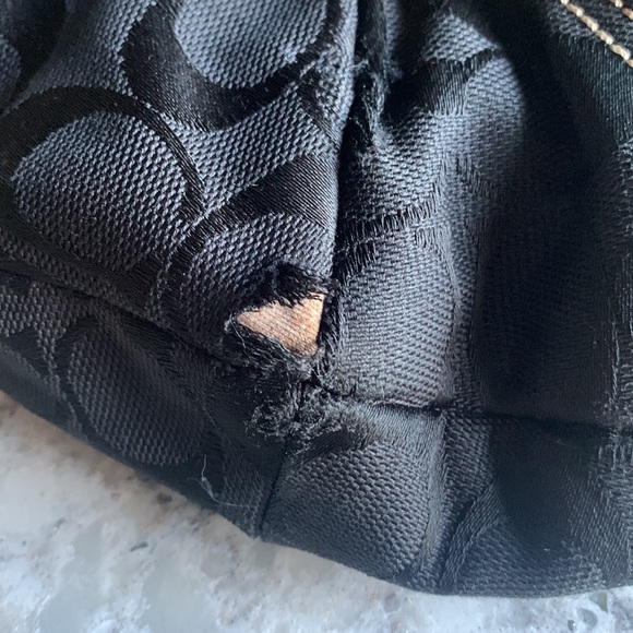 Coach Hobo Signature Bag - Picture 3 of 6